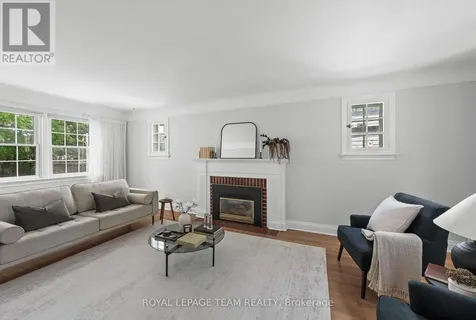 568 Golden Avenue Ottawa ON K2A 2E9
