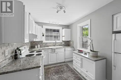 568 Golden Avenue Ottawa ON K2A 2E9