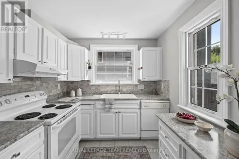 568 Golden Avenue Ottawa ON K2A 2E9