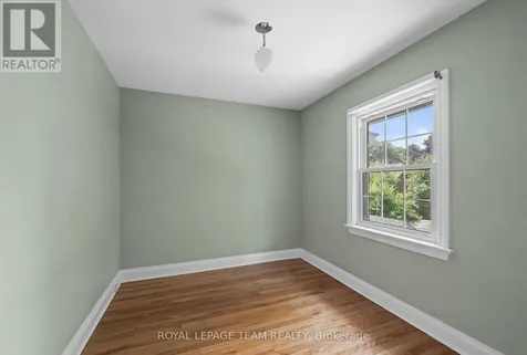 568 Golden Avenue Ottawa ON K2A 2E9