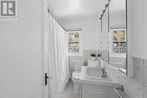 568 Golden Avenue Ottawa ON K2A 2E9