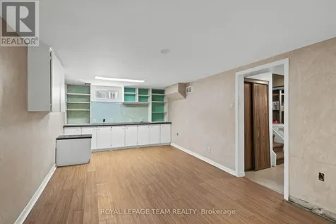 568 Golden Avenue Ottawa ON K2A 2E9