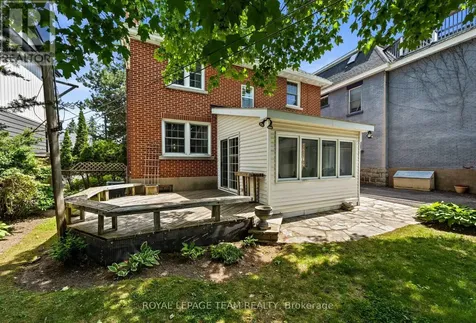568 Golden Avenue Ottawa ON K2A 2E9