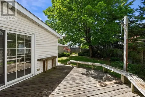 568 Golden Avenue Ottawa ON K2A 2E9