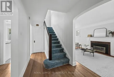 568 Golden Avenue Ottawa ON K2A 2E9