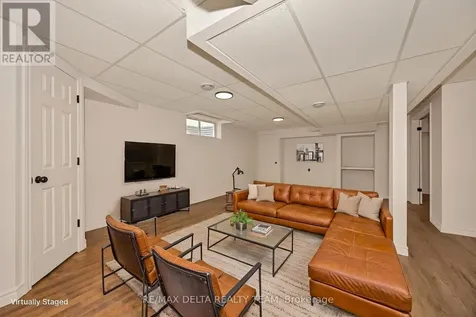 2164 Sojourn Street Ottawa ON K4A 4E2