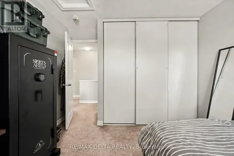 301B Des Tilleuls Private Ottawa ON K4A 1B7