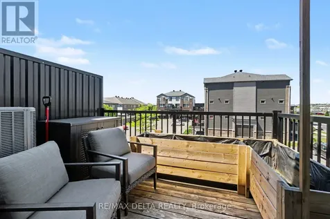 301B Des Tilleuls Private Ottawa ON K4A 1B7