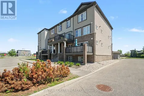 301B Des Tilleuls Private Ottawa ON K4A 1B7