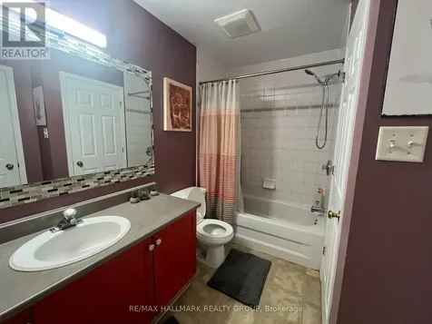 827 Como Crescent Ottawa ON K4A 3Z8