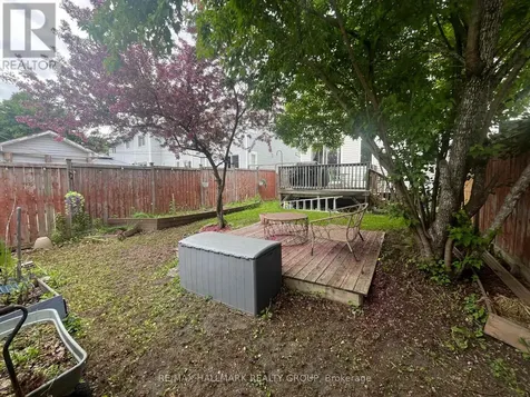 827 Como Crescent Ottawa ON K4A 3Z8