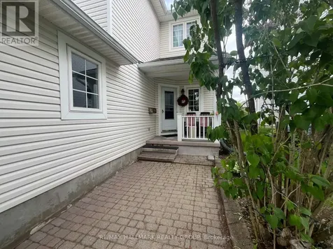 827 Como Crescent Ottawa ON K4A 3Z8