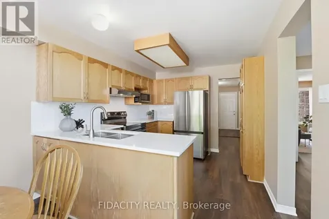 173 Whalings Circle Ottawa ON K2S 1S4