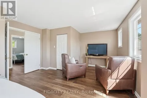 173 Whalings Circle Ottawa ON K2S 1S4