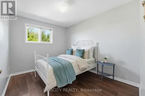 173 Whalings Circle Ottawa ON K2S 1S4