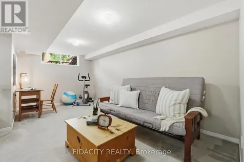 173 Whalings Circle Ottawa ON K2S 1S4