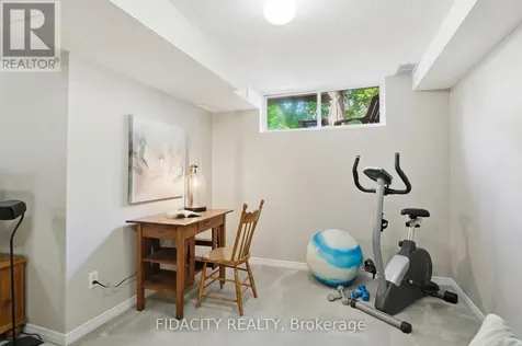 173 Whalings Circle Ottawa ON K2S 1S4