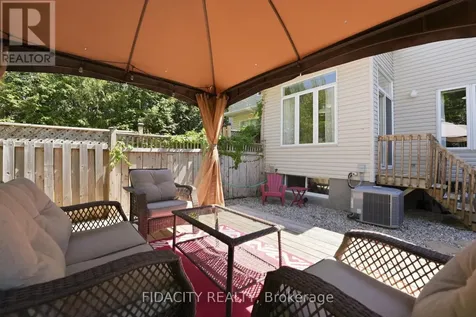 173 Whalings Circle Ottawa ON K2S 1S4