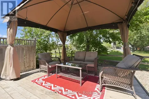 173 Whalings Circle Ottawa ON K2S 1S4