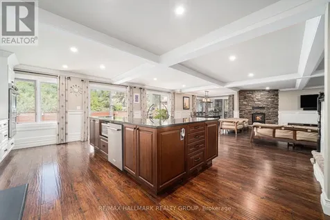 3809 Alderwood Street Ottawa ON K1T 3R3