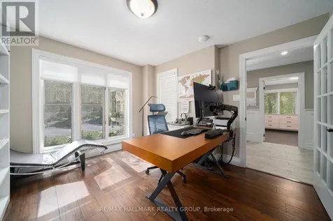 3809 Alderwood Street Ottawa ON K1T 3R3