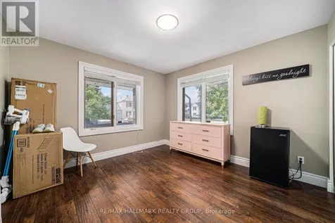3809 Alderwood Street Ottawa ON K1T 3R3