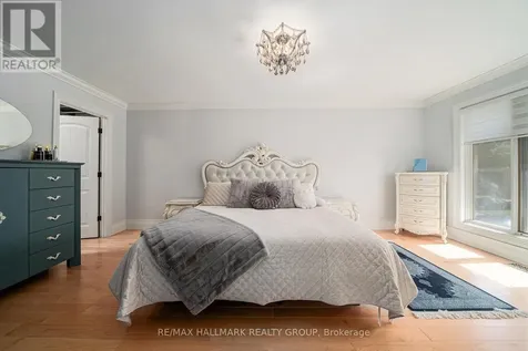 3809 Alderwood Street Ottawa ON K1T 3R3