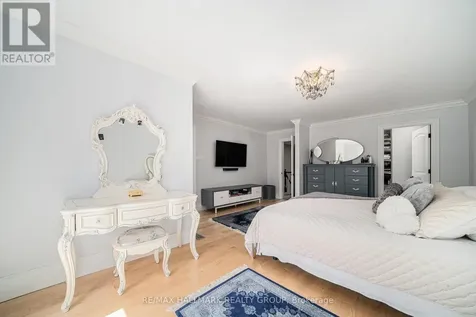 3809 Alderwood Street Ottawa ON K1T 3R3