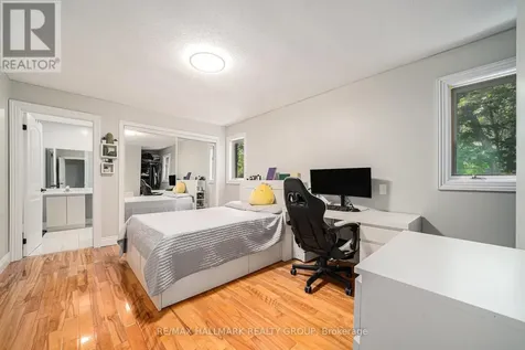 3809 Alderwood Street Ottawa ON K1T 3R3