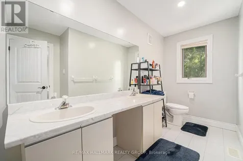3809 Alderwood Street Ottawa ON K1T 3R3