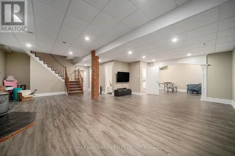 3809 Alderwood Street Ottawa ON K1T 3R3