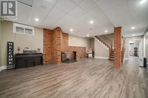 3809 Alderwood Street Ottawa ON K1T 3R3