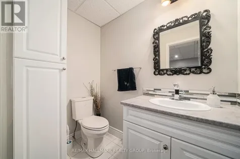 3809 Alderwood Street Ottawa ON K1T 3R3