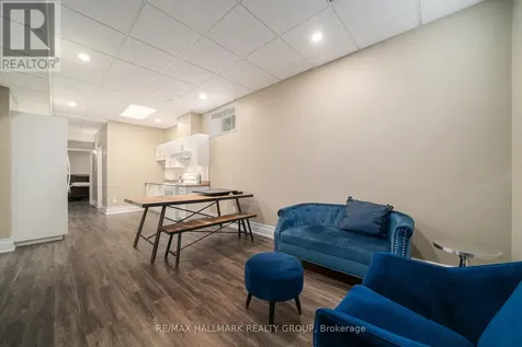3809 Alderwood Street Ottawa ON K1T 3R3