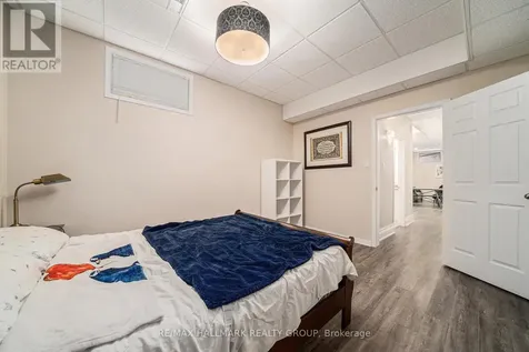 3809 Alderwood Street Ottawa ON K1T 3R3