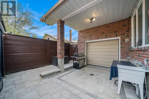 3809 Alderwood Street Ottawa ON K1T 3R3