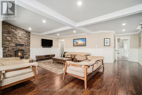 3809 Alderwood Street Ottawa ON K1T 3R3