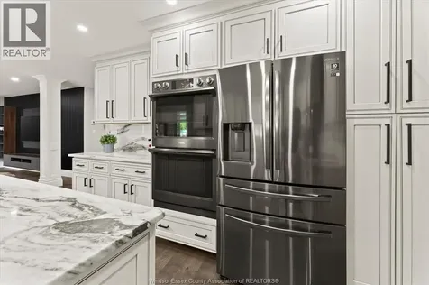 359 Elmgrove Drive Lakeshore ON N8N 4H1