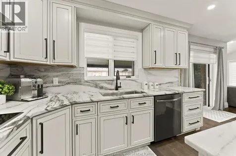 359 Elmgrove Drive Lakeshore ON N8N 4H1
