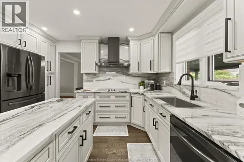 359 Elmgrove Drive Lakeshore ON N8N 4H1