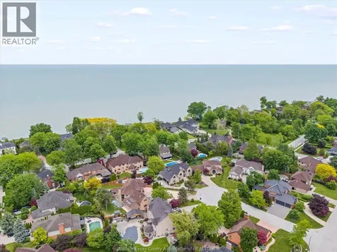 359 Elmgrove Drive Lakeshore ON N8N 4H1