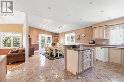 84 Maryland Drive Selwyn ON K9J 6X3