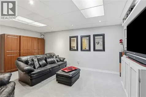 16 Woodland Drive Welland ON L3C 7C9