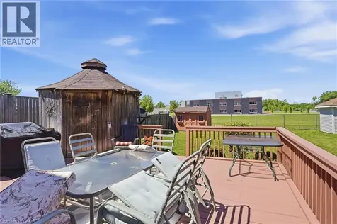 16 Woodland Drive Welland ON L3C 7C9
