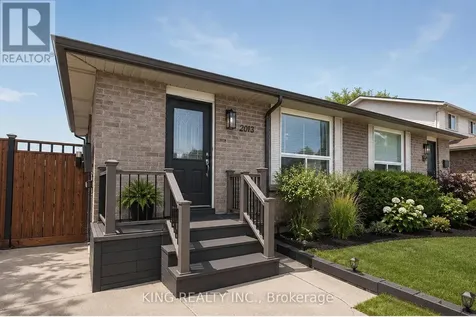 2613 Carissa Avenue Windsor ON N8R 2J8