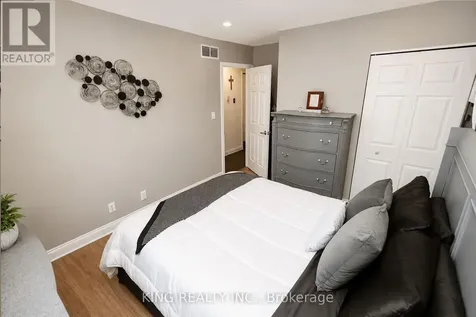 2613 Carissa Avenue Windsor ON N8R 2J8