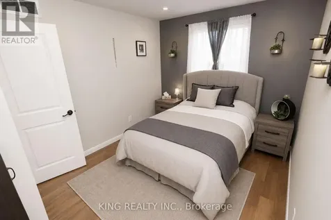2613 Carissa Avenue Windsor ON N8R 2J8