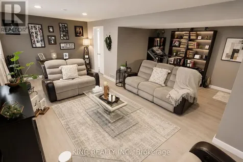2613 Carissa Avenue Windsor ON N8R 2J8