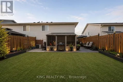 2613 Carissa Avenue Windsor ON N8R 2J8