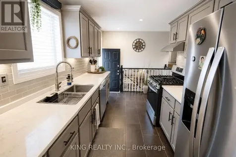 2613 Carissa Avenue Windsor ON N8R 2J8